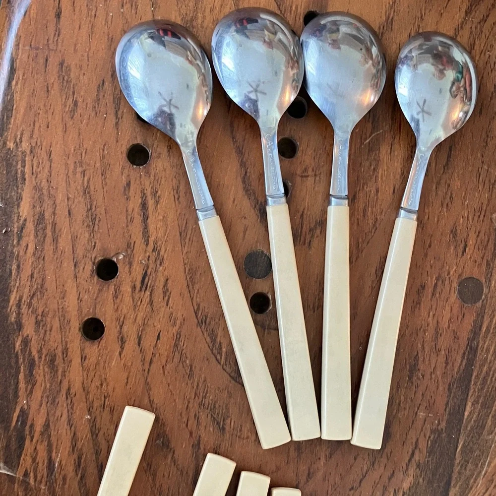 VINTAGE ANACAPA A* JAPAN SET OF 8 SPOONS STAINLESS TAN MELAMINE HANDLES MCM